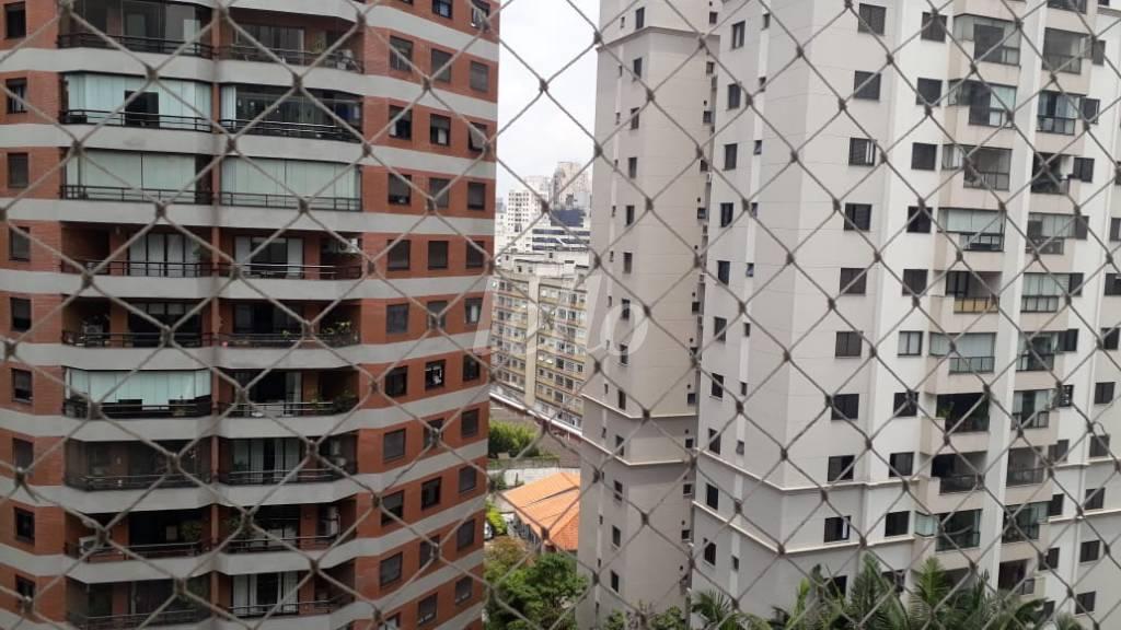 VISTA de Apartamento à venda, Padrão com 100 m², 3 quartos e 1 vaga em Vila Nova Conceição - São Paulo