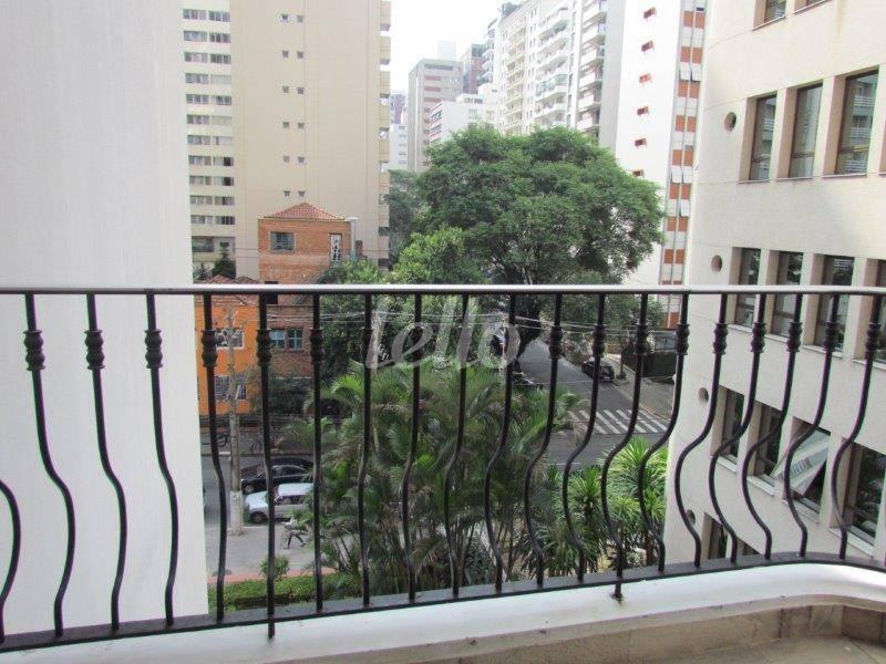 VARANDA de Apartamento para alugar, Padrão com 150 m², 2 quartos e 2 vagas em Jardim Paulista - São Paulo