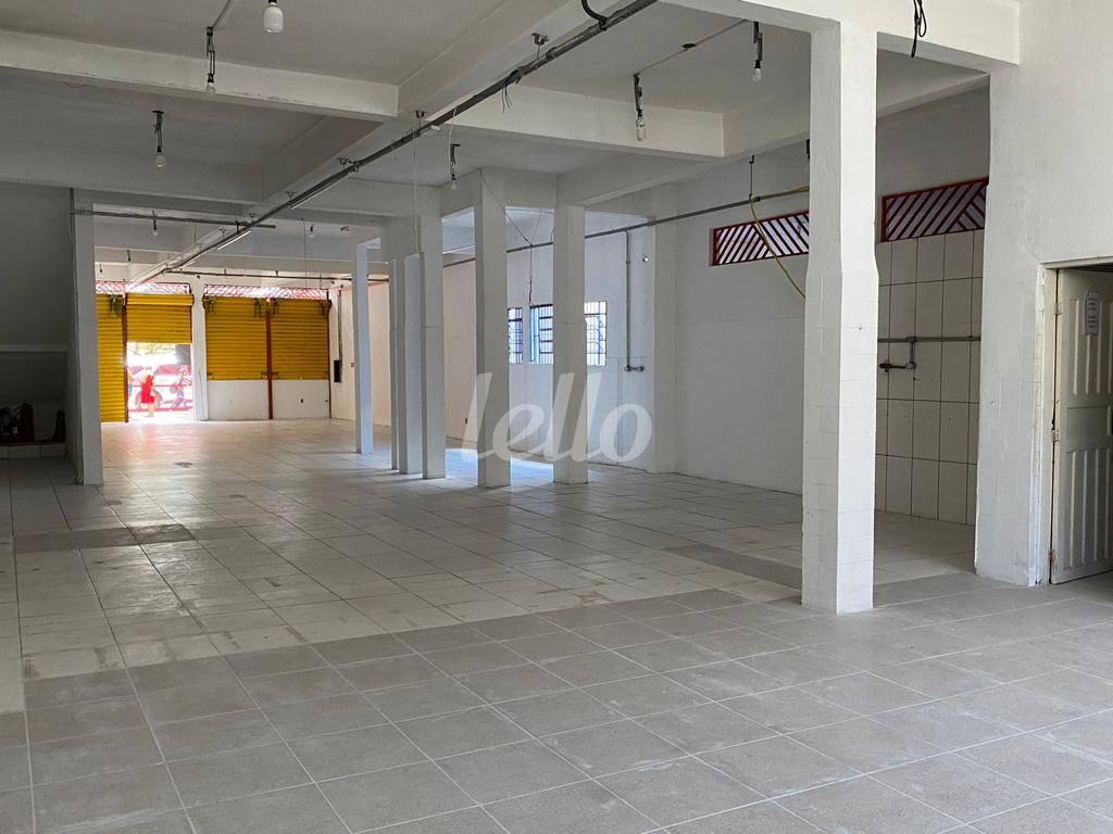 SALÂO de Salão para alugar, Padrão com 300 m², e 3 vagas em Vila Gonçalves - São Bernardo do Campo