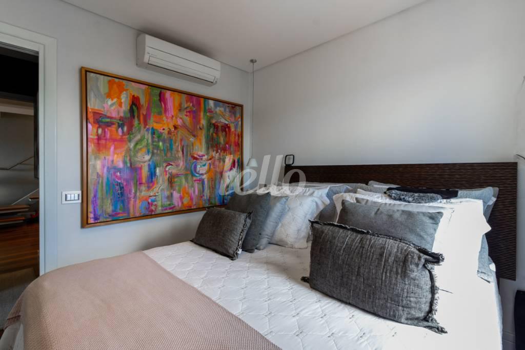 SUITE 1 de Apartamento para alugar, Padrão com 200 m², 2 quartos e em Vila Monte Alegre - São Paulo