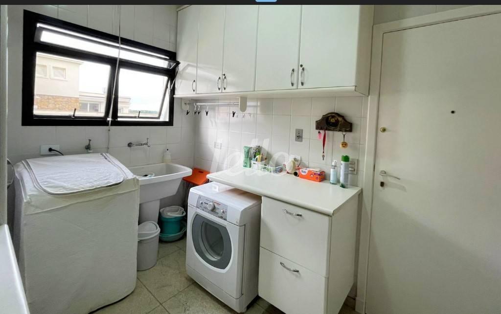 AREA DE SERVIÇO de Apartamento à venda, cobertura - Padrão com 309 m², 4 quartos e 5 vagas em Indianópolis - São Paulo