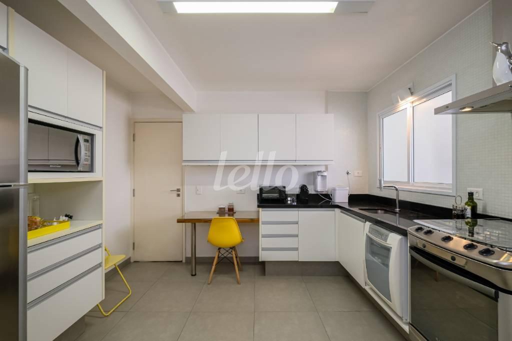 COZINHA de Apartamento para alugar, Padrão com 90 m², 2 quartos e 1 vaga em Jardim Paulista - São Paulo