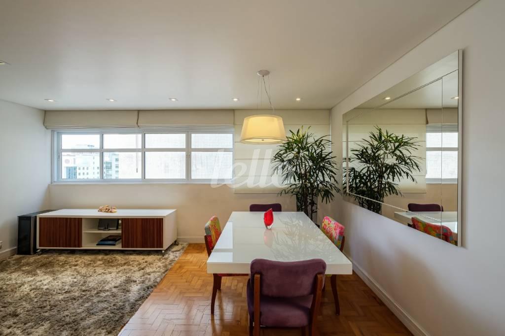 LIVING de Apartamento para alugar, Padrão com 90 m², 2 quartos e 1 vaga em Jardim Paulista - São Paulo