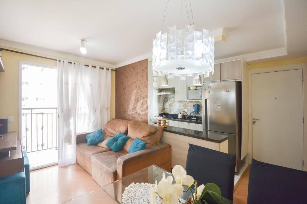 SALA DE ESTAR - SACADA de Apartamento à venda, Padrão com 58 m², 3 quartos e 1 vaga em Jardim Las Vegas - Guarulhos