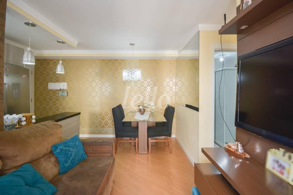 SALA DOIS AMBIENTES de Apartamento à venda, Padrão com 58 m², 3 quartos e 1 vaga em Jardim Las Vegas - Guarulhos
