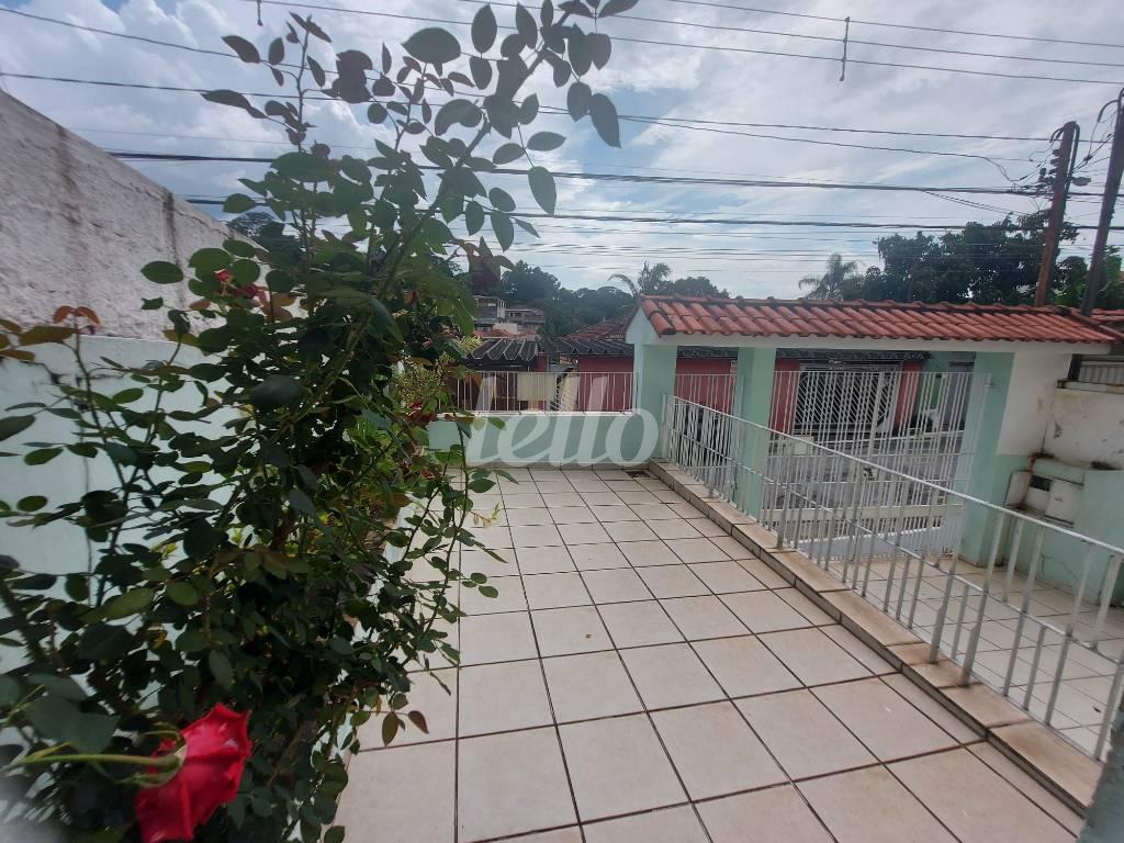 VARANDA de Casa à venda, assobradada com 173 m², 3 quartos e 2 vagas em Vila Rosa - São Paulo