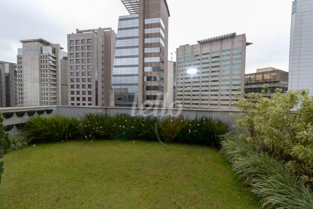 SACADA E JARDIM MEZANINO de Andar para alugar, Padrão com 797 m², e em Vila Olímpia - São Paulo