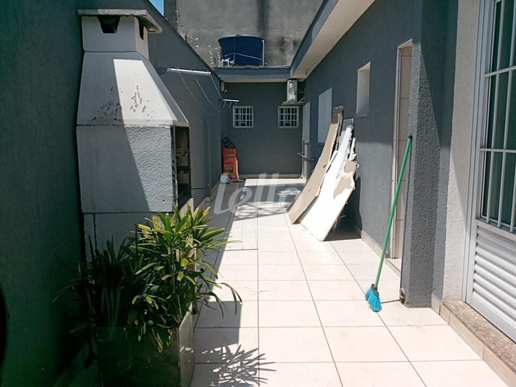 ÁREA EXTERNA de Casa à venda, térrea com 90 m², 2 quartos e 4 vagas em Jardim Teresa - São Paulo