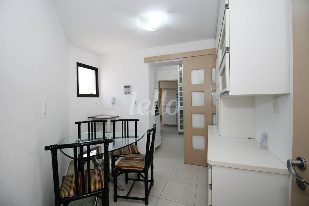 COZINHA de Apartamento para alugar, Padrão com 220 m², 4 quartos e 3 vagas em Paraíso - São Paulo