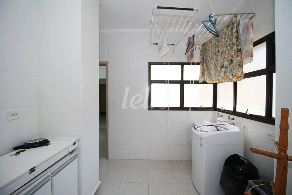 ÁREA DE SERVIÇO de Apartamento para alugar, Padrão com 220 m², 4 quartos e 3 vagas em Paraíso - São Paulo