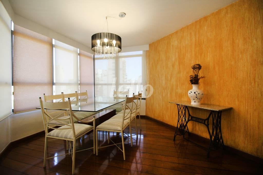 SALA DE JANTAR de Apartamento para alugar, Padrão com 220 m², 4 quartos e 3 vagas em Paraíso - São Paulo