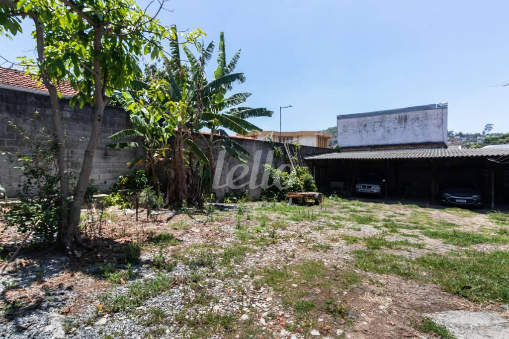 TERRENO de Área / Terreno para alugar, Padrão com 600 m², e em Tremembé - São Paulo