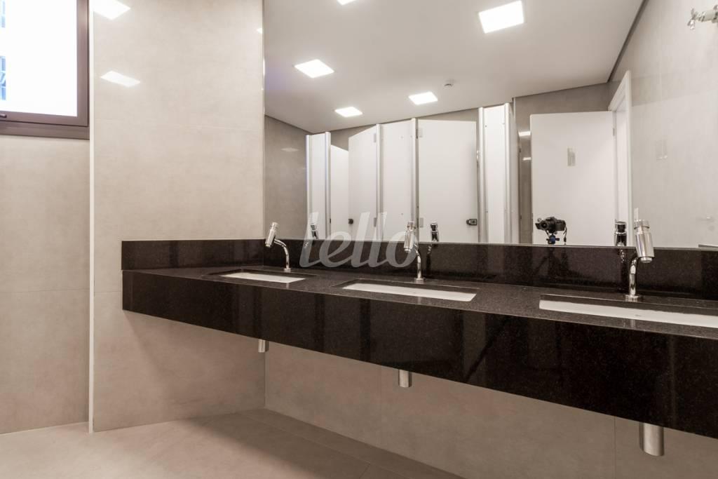 BANHEIRO 2 de Prédio Comercial para alugar, Monousuário com 4016 m², e 87 vagas em Vila Olímpia - São Paulo