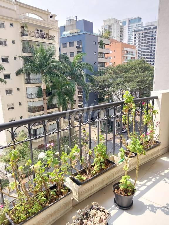 VARANDA de Apartamento à venda, Padrão com 158 m², 4 quartos e 3 vagas em Brooklin Paulista - São Paulo