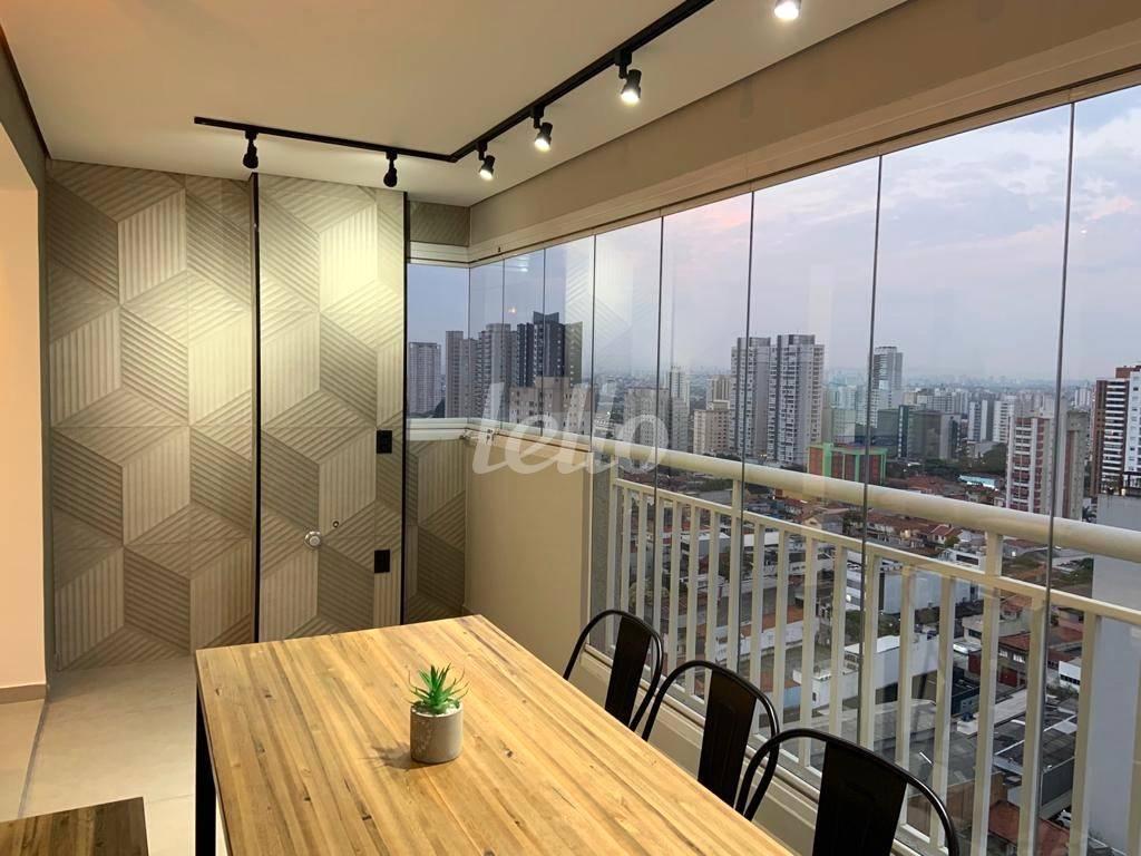 VARANDA GOURMET de Apartamento à venda, Padrão com 63 m², 2 quartos e 2 vagas em Tatuapé - São Paulo