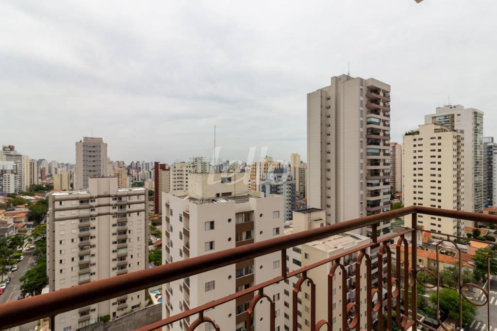 VARANDA de Apartamento à venda, Padrão com 67 m², 2 quartos e 2 vagas em Saúde - São Paulo
