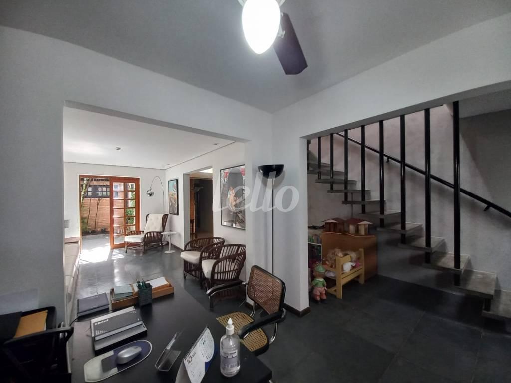 VISTA PISO TÉRREO (RECEPÇÃO) de Casa para alugar, sobrado com 163 m², e 2 vagas em Pinheiros - São Paulo