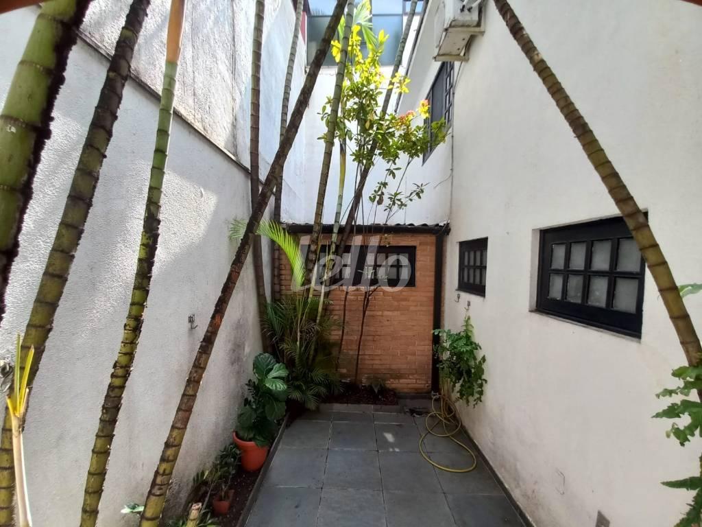 JARDIM INVERNO de Casa para alugar, sobrado com 163 m², e 2 vagas em Pinheiros - São Paulo