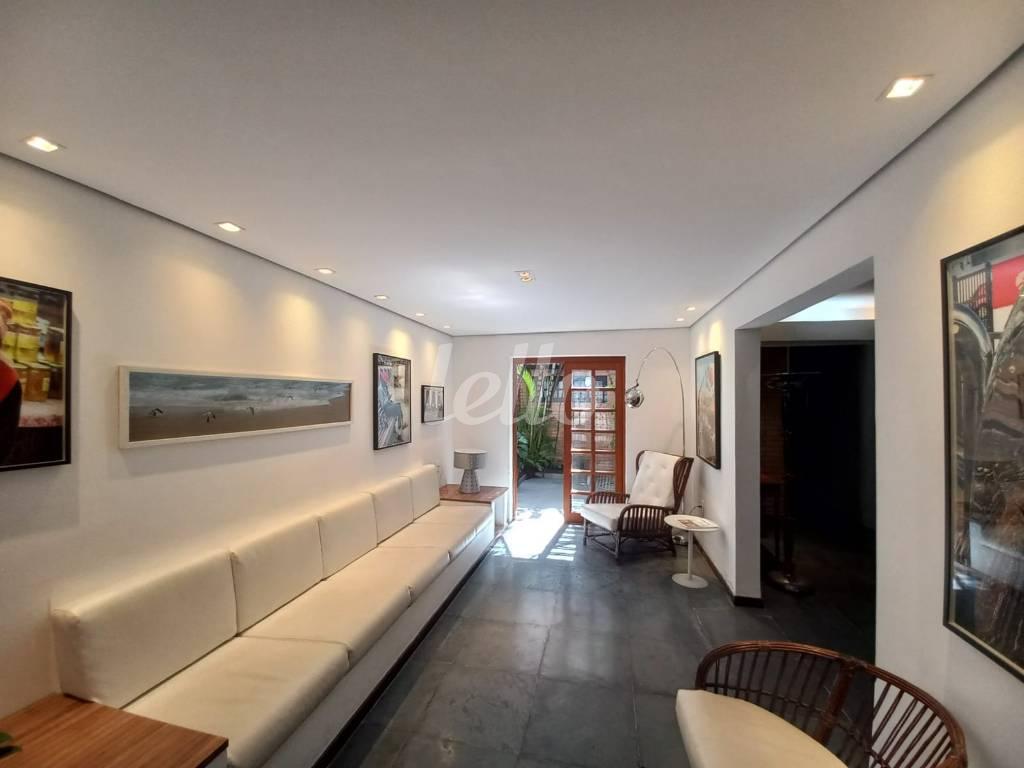 SALA 2 TÉRREO de Casa para alugar, sobrado com 163 m², e 2 vagas em Pinheiros - São Paulo
