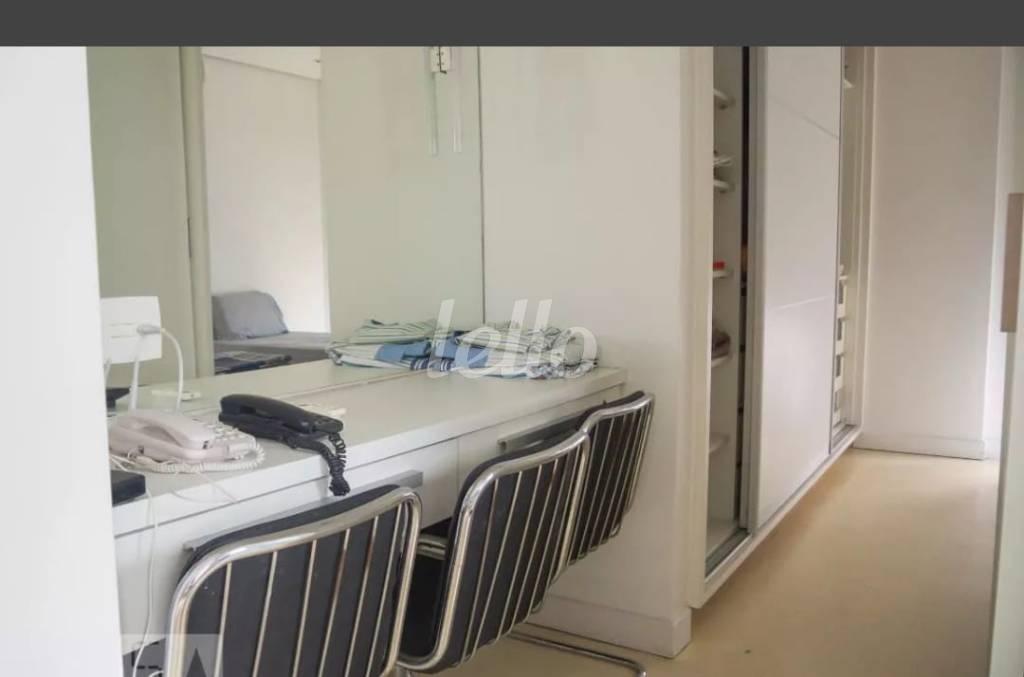 HOME OFFICE de Apartamento à venda, Flat com 42 m², 1 quarto e 1 vaga em Santa Cecília - São Paulo