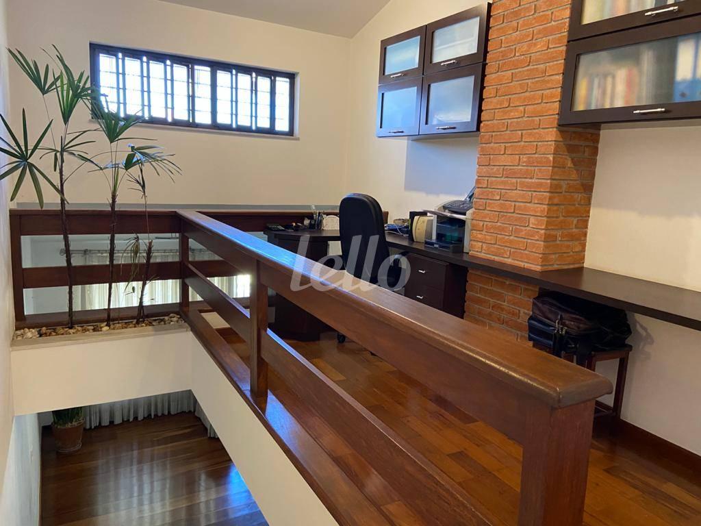 ESCRITÓRIO de Casa à venda, sobrado com 205 m², 4 quartos e 3 vagas em Horto Florestal - São Paulo