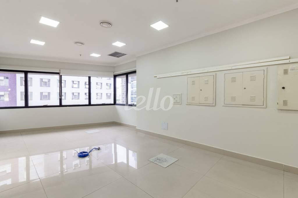 SALA 3 de Sala / Conjunto à venda, Padrão com 319 m², e 5 vagas em Cidade Monções - São Paulo