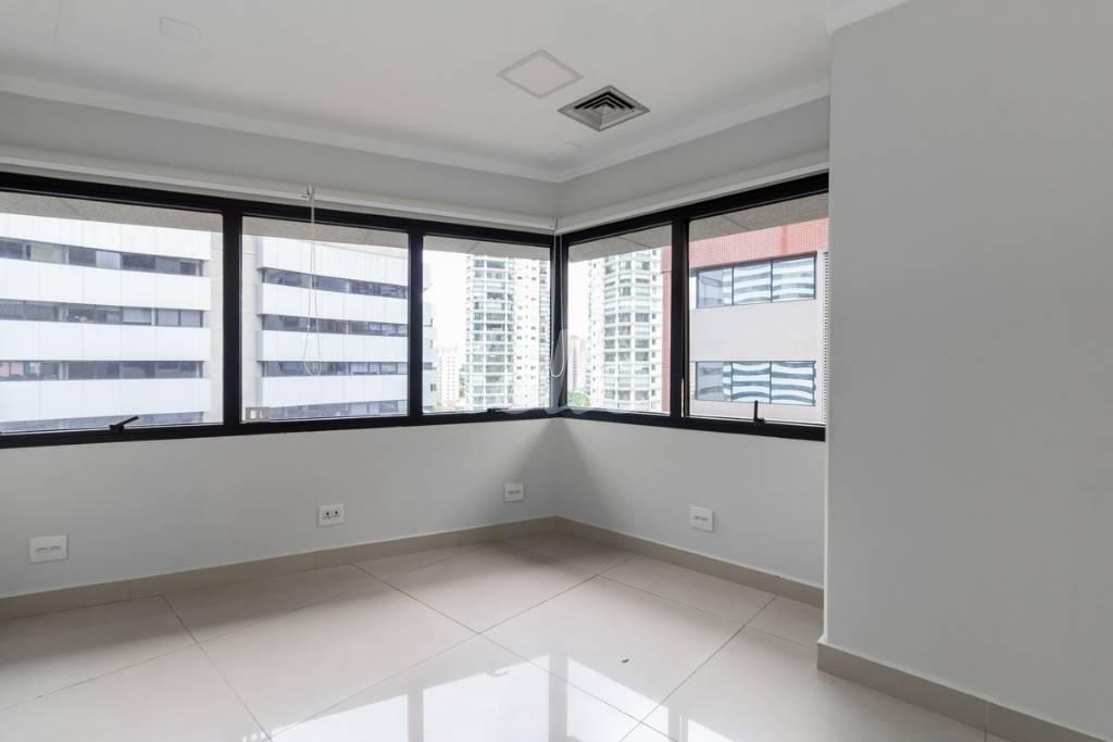 SALA 8 de Sala / Conjunto à venda, Padrão com 319 m², e 5 vagas em Cidade Monções - São Paulo
