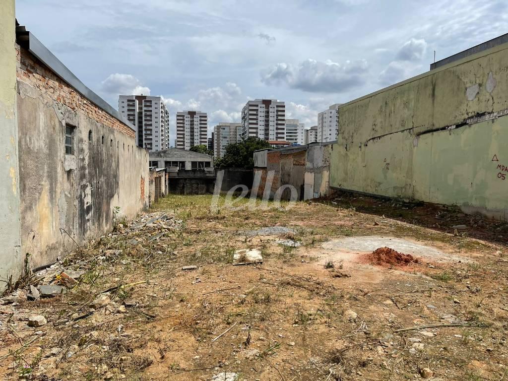 FUNDOS de Área / Terreno à venda, Padrão com 500 m², e em Santo Antônio - São Caetano do Sul