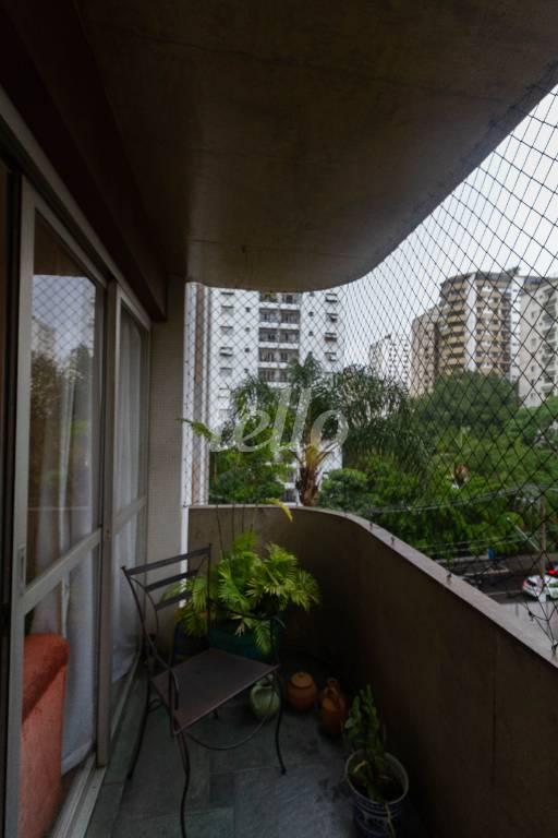 SACADA de Apartamento para alugar, Padrão com 117 m², 3 quartos e 1 vaga em Indianópolis - São Paulo