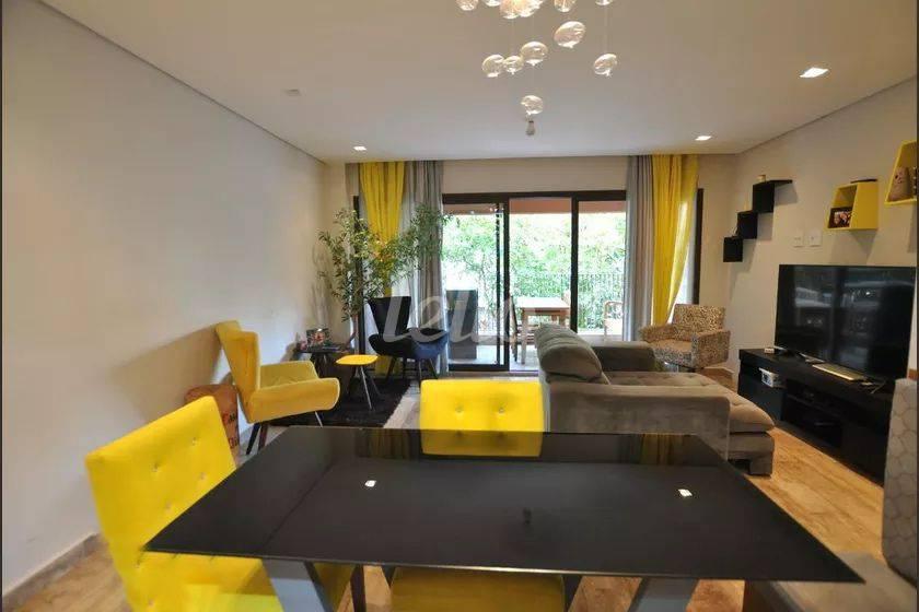 SALA de Apartamento à venda, Padrão com 93 m², 2 quartos e 2 vagas em Vila Monumento - São Paulo