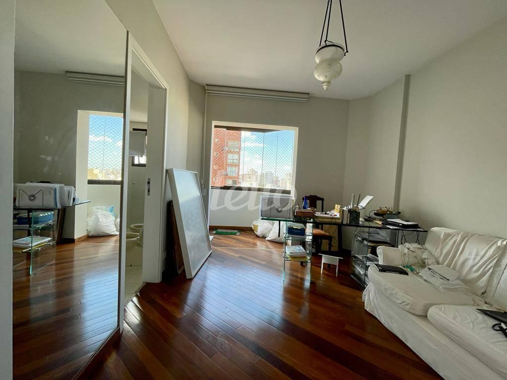 SUITE 2 de Apartamento para alugar, Padrão com 151 m², 2 quartos e 2 vagas em Itaim Bibi - São Paulo