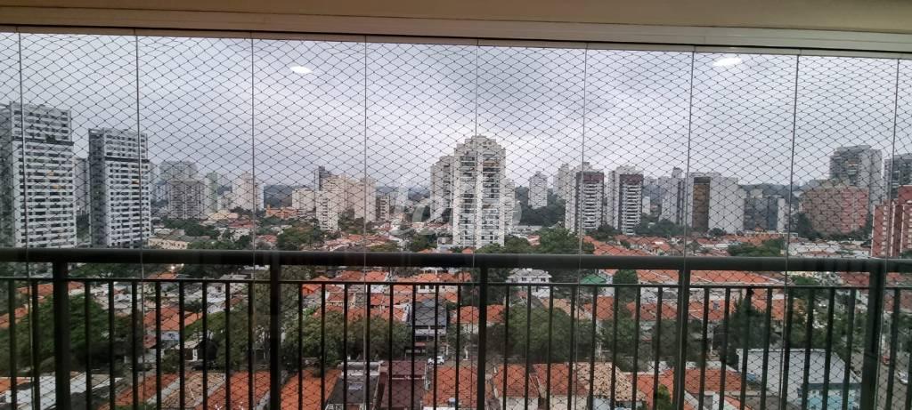 VISTA de Apartamento à venda, Padrão com 117 m², 4 quartos e 2 vagas em Santo Amaro - São Paulo