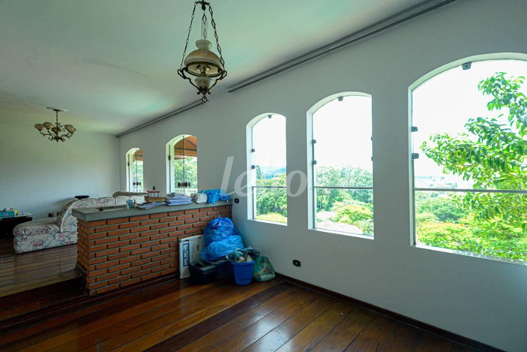 SALA COM LAREIRA de Casa à venda, sobrado com 250 m², 5 quartos e 3 vagas em Tucuruvi - São Paulo