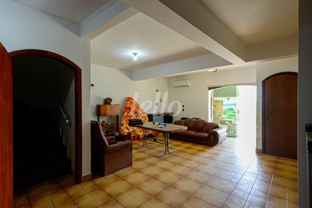 GARAGEM de Casa à venda, sobrado com 250 m², 5 quartos e 3 vagas em Tucuruvi - São Paulo