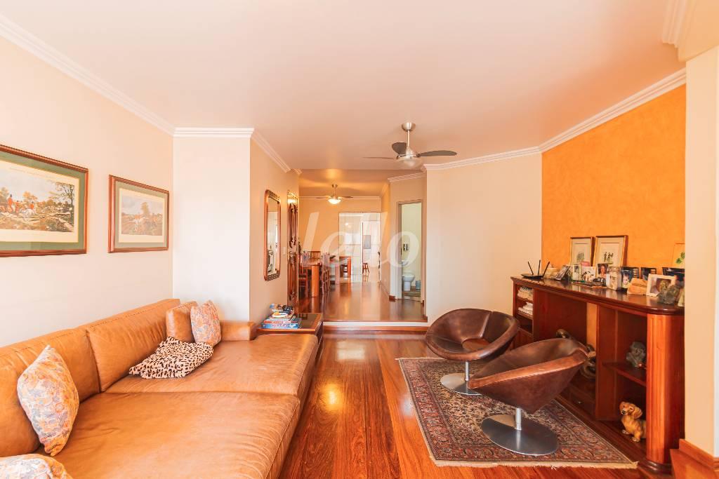 SALA DOIS AMBIENTES de Apartamento à venda, Padrão com 145 m², 4 quartos e 3 vagas em Pinheiros - São Paulo