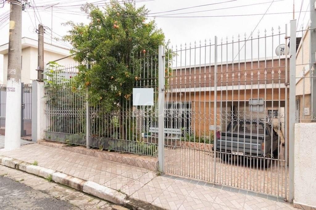 FACHADA de Casa à venda, térrea com 142 m², 3 quartos e 3 vagas em Vila Nova Mazzei - São Paulo