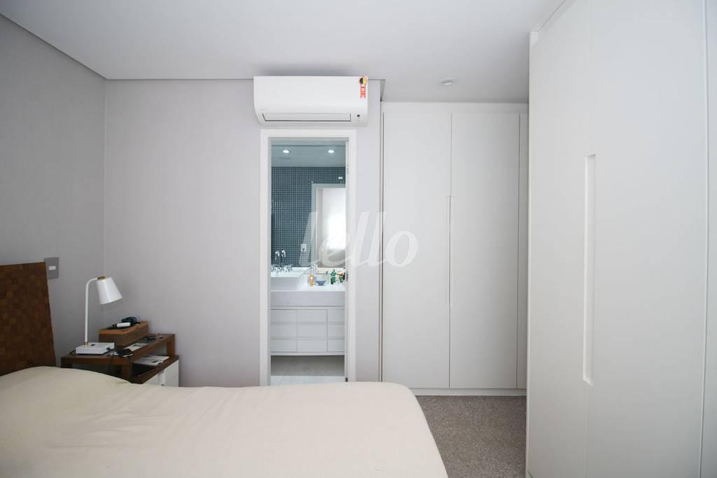 SUÍTE de Apartamento para alugar, Padrão com 122 m², e 3 vagas em Itaim Bibi - São Paulo