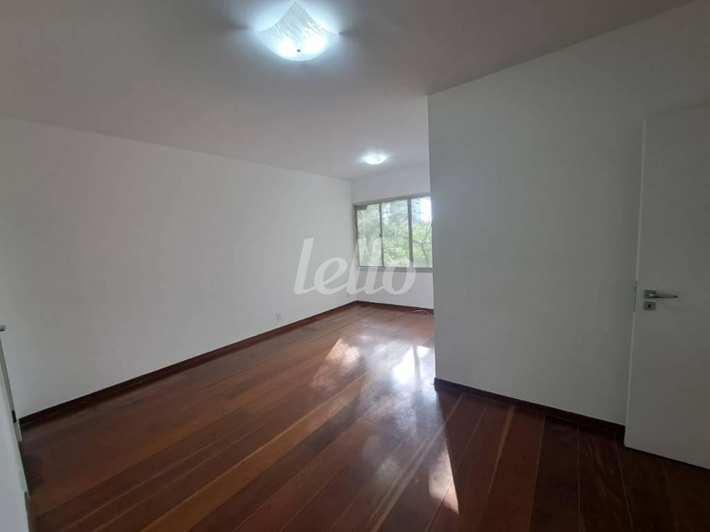 SALA de Apartamento à venda, Padrão com 70 m², 2 quartos e 2 vagas em Broklin Paulista - São Paulo