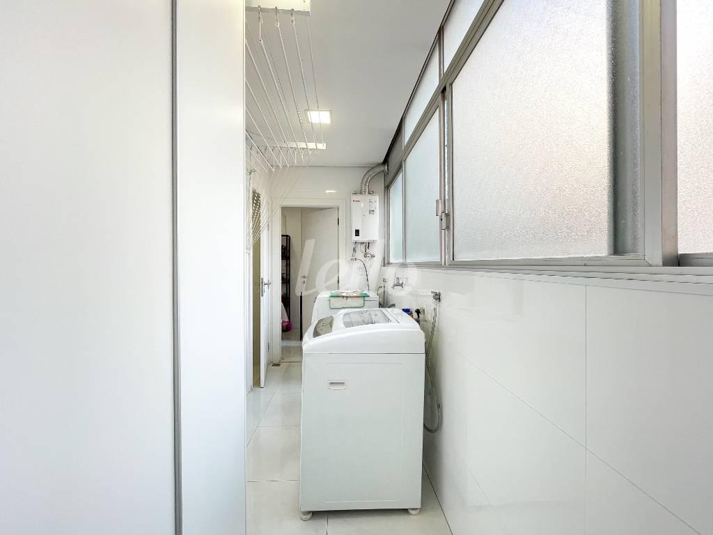 LAVANDERIA de Apartamento à venda, Padrão com 190 m², 3 quartos e 2 vagas em Paraíso - São Paulo