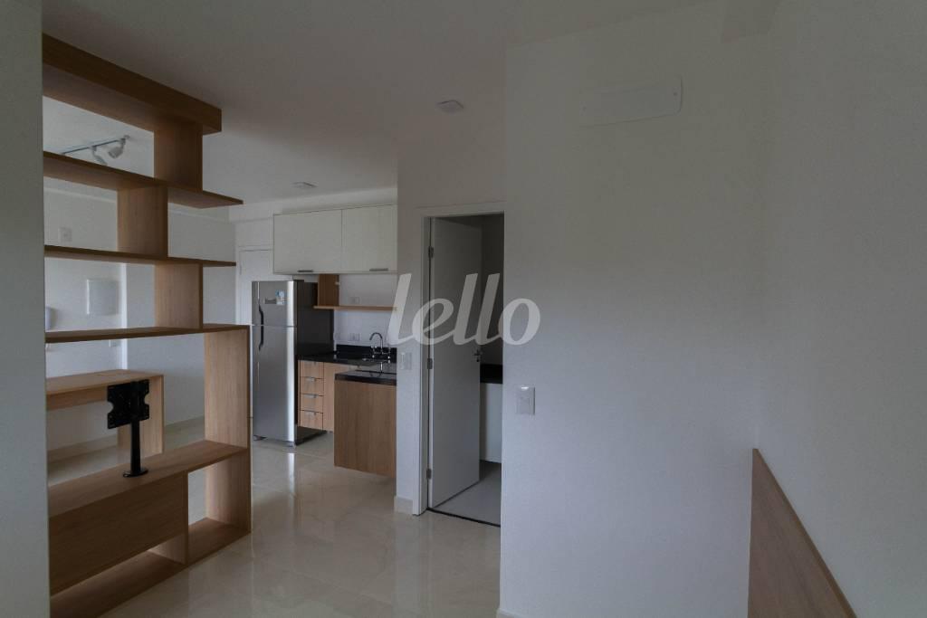 DORMITÓRIO de Apartamento para alugar, Padrão com 37 m², 1 quarto e 1 vaga em Bela Vista - São Paulo