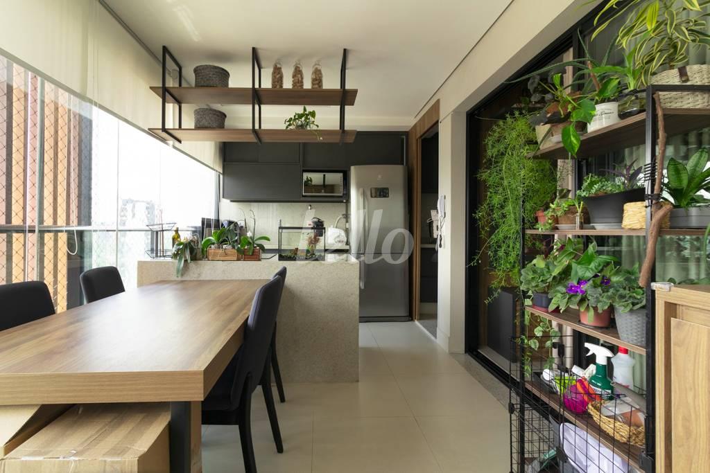 VARANDA GOURMET de Apartamento à venda, Padrão com 71 m², 3 quartos e 1 vaga em Pinheiros - São Paulo