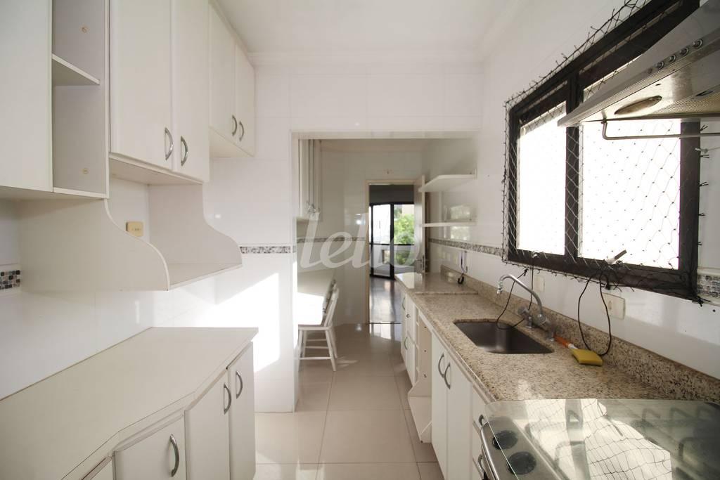 COZINHA de Apartamento à venda, Padrão com 110 m², 3 quartos e 2 vagas em Campo Belo - São Paulo