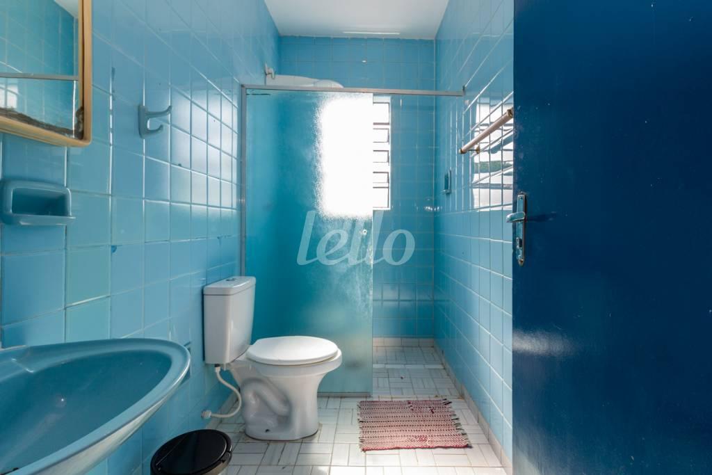 BANHEIRO de Casa para alugar, de vila - térrea com 20 m², 1 quarto e em Vila Congonhas - São Paulo
