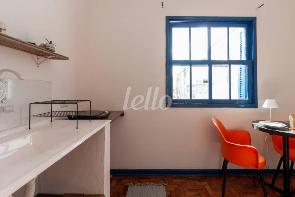 COZINHA de Casa para alugar, de vila - térrea com 20 m², 1 quarto e em Vila Congonhas - São Paulo