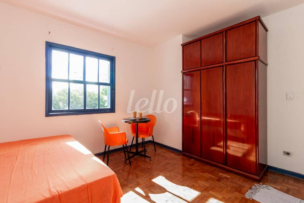DORMITÓRIO de Casa para alugar, de vila - térrea com 30 m², 1 quarto e em Vila Congonhas - São Paulo