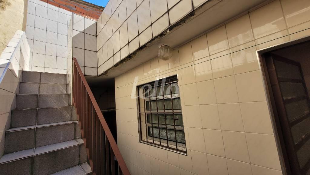 ACESSO AO QUINTAL de Casa à venda, sobrado com 56 m², 2 quartos e em Vila Prudente - São Paulo