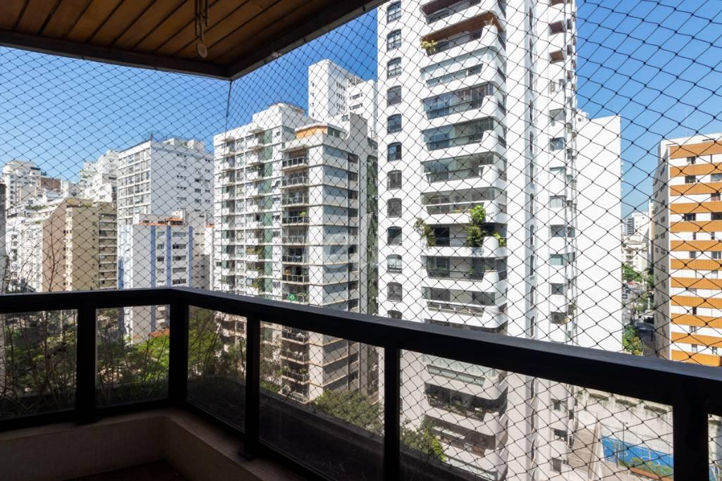 VARANDA de Apartamento à venda, Padrão com 241 m², 4 quartos e 4 vagas em Santa Cecília - São Paulo