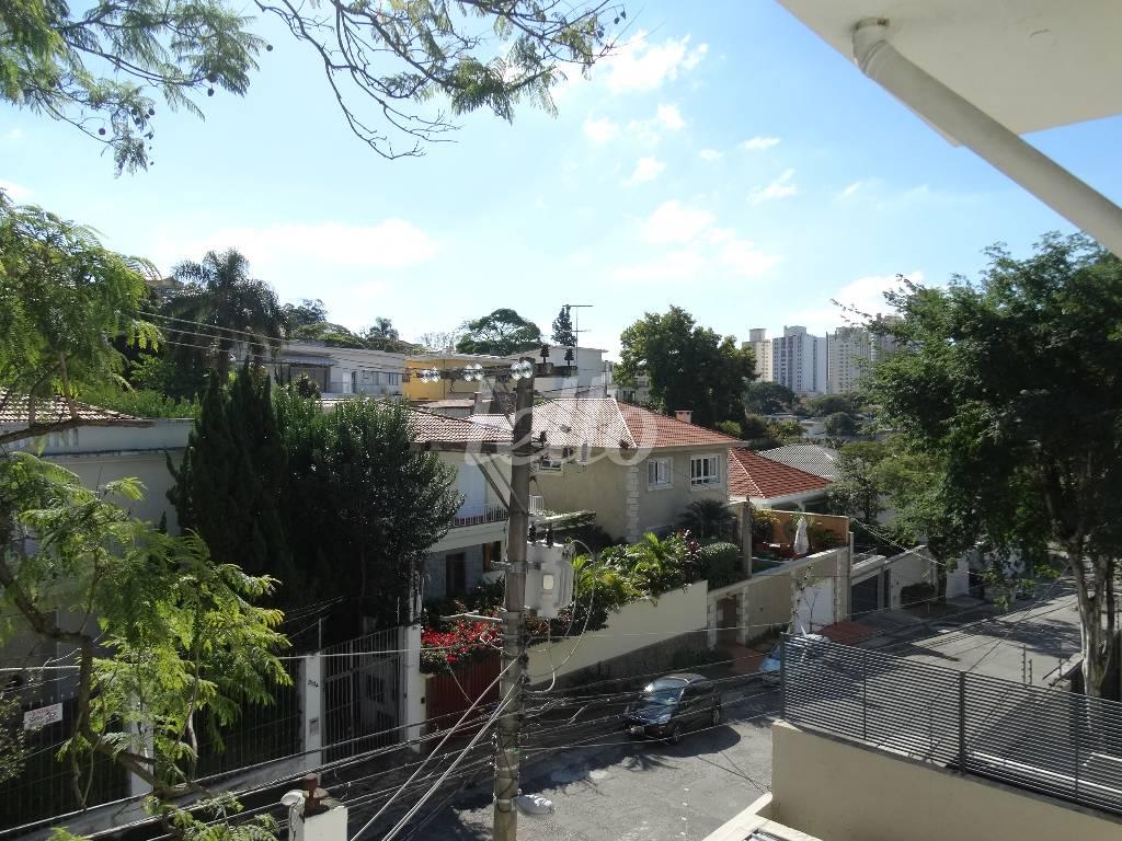 VISTA de Casa à venda, sobrado com 810 m², e 8 vagas em Pacaembu - São Paulo