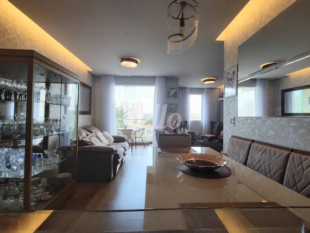 LIVING de Apartamento à venda, Padrão com 63 m², 3 quartos e 1 vaga em Vila Santa Clara - São Paulo