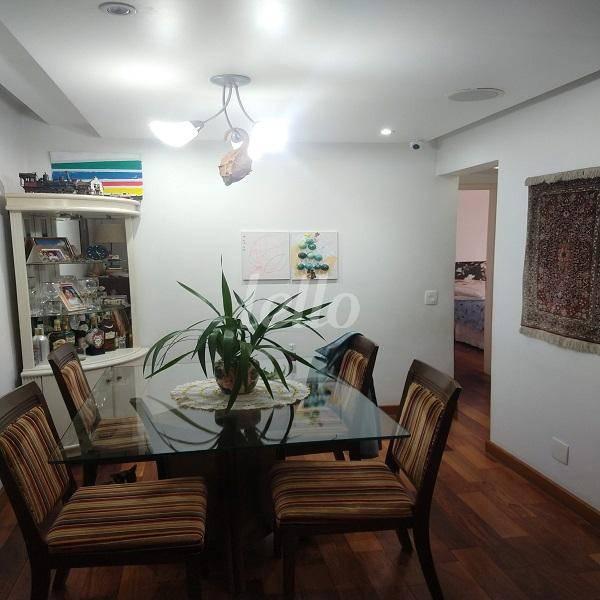 SALA de Apartamento à venda, Padrão com 80 m², 2 quartos e 2 vagas em Vila Nova Conceição - São Paulo